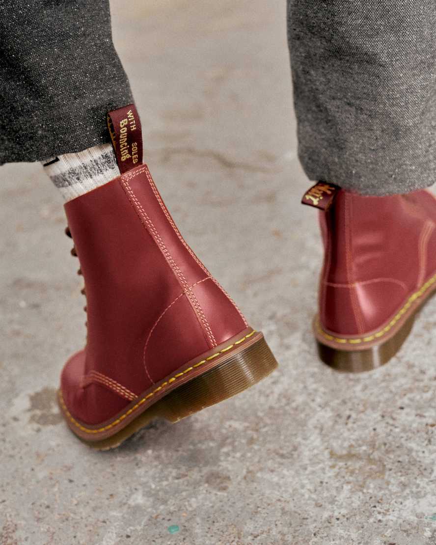 røde dr martens 1460 vintage made in england herrestøvler med snørebånd