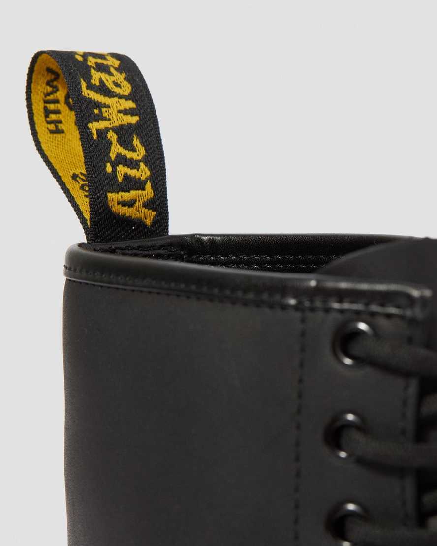 sorte dr martens 1460 greasy herrestøvler med snørebånd