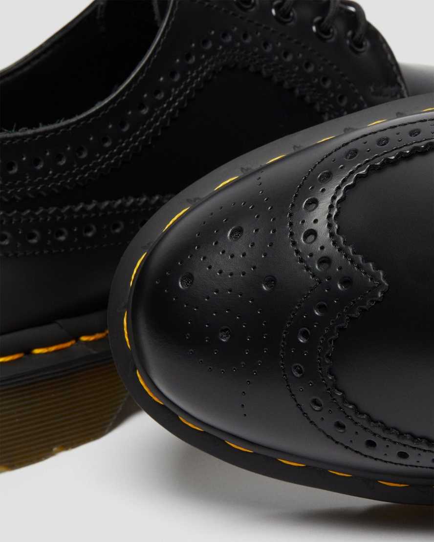 sorte dr martens 3989 yellow stitch smooth herre brogue sko