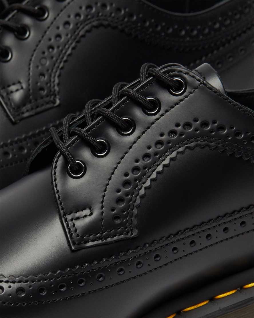sorte dr martens 3989 yellow stitch smooth herre brogue sko