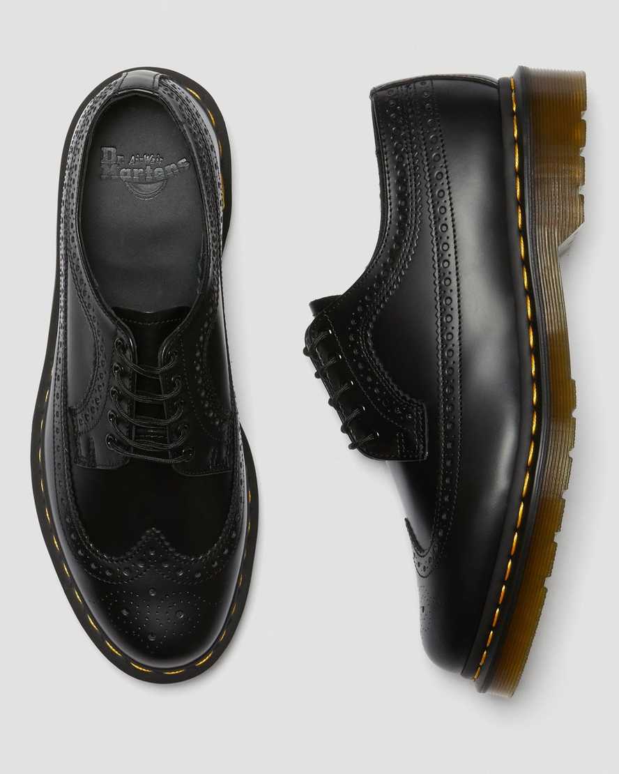 sorte dr martens 3989 yellow stitch smooth herre brogue sko