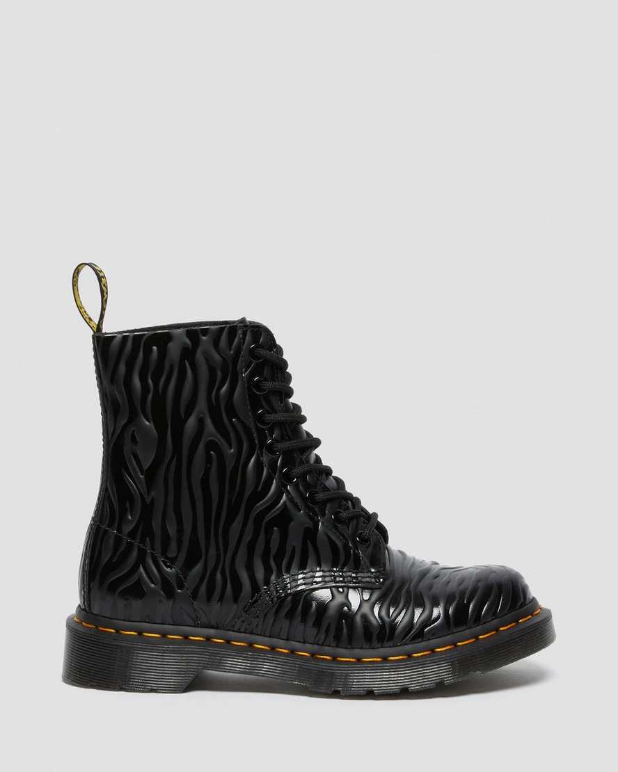 sorte dr martens 1460 pascal zebra emboss damestøvler med snørebånd