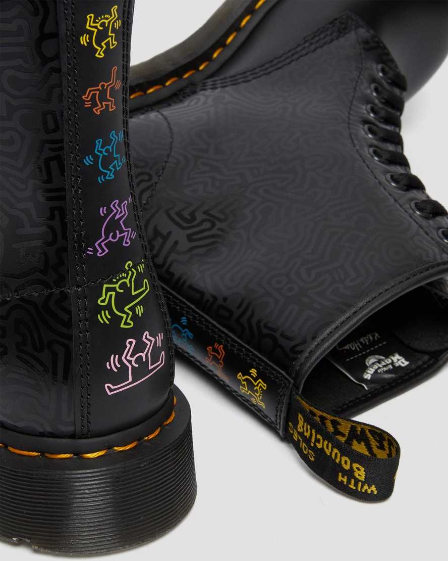 sorte dr martens keith haring 1460 smooth damestøvler med snørebånd