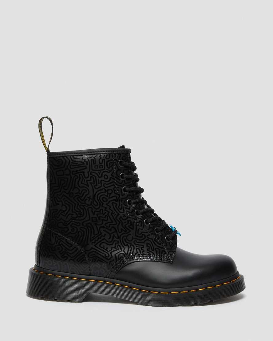 sorte dr martens keith haring 1460 smooth damestøvler med snørebånd