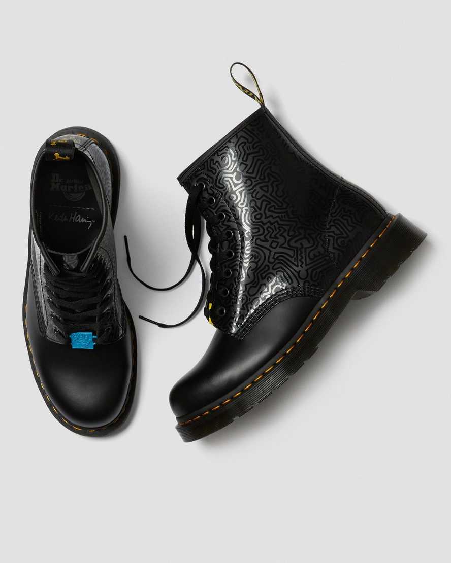 sorte dr martens keith haring 1460 smooth damestøvler med snørebånd