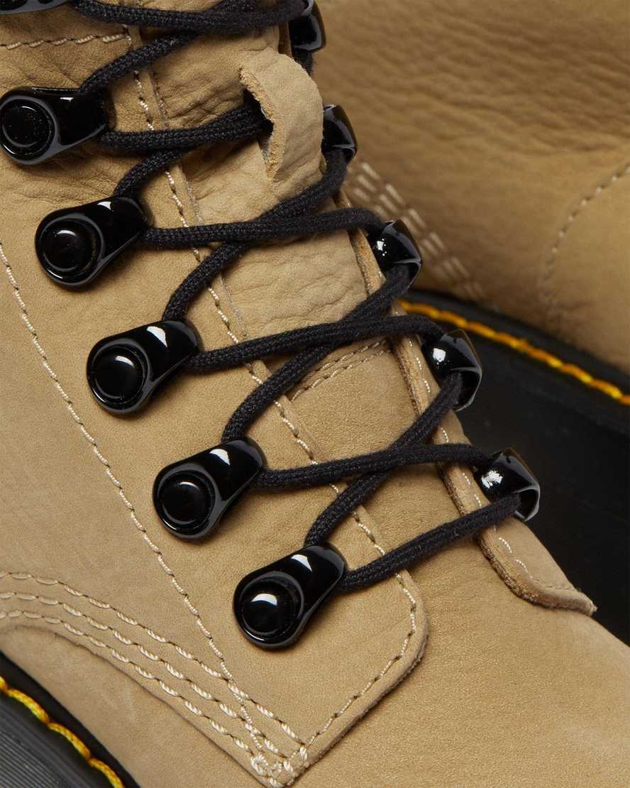 brune dr martens leona damestøvler med snørebånd
