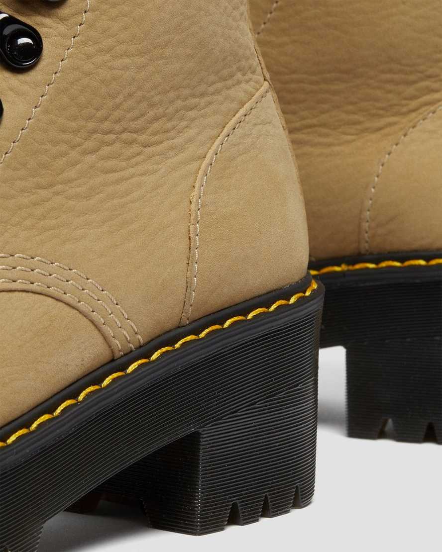 brune dr martens leona damestøvler med snørebånd