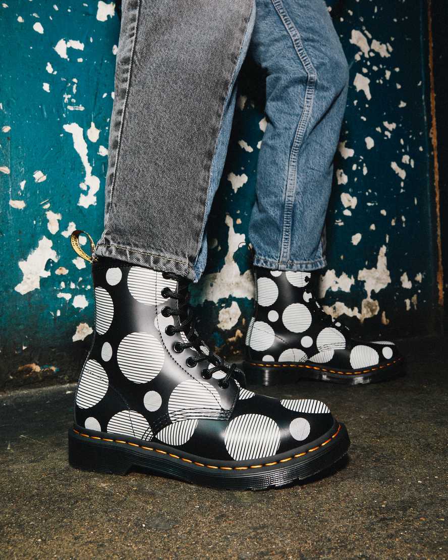 sorte dr martens 1460 polka dot smooth damestøvler med snørebånd