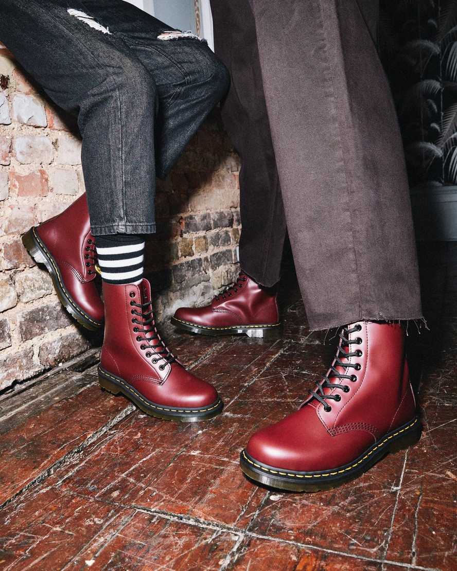 røde dr martens 1490 smooth damestøvler mellem lægben