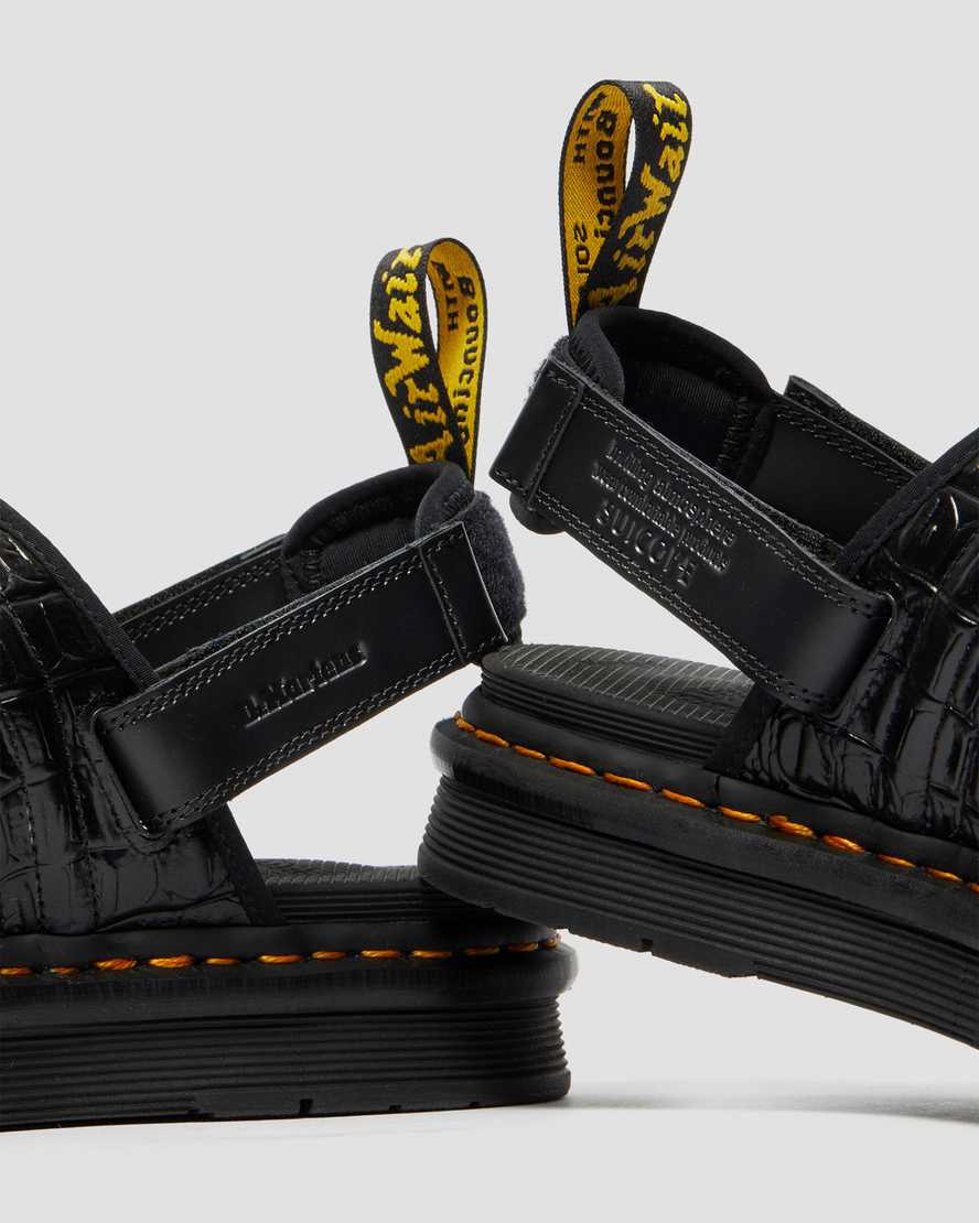 sorte dr martens mura suicoke croco damesandaler