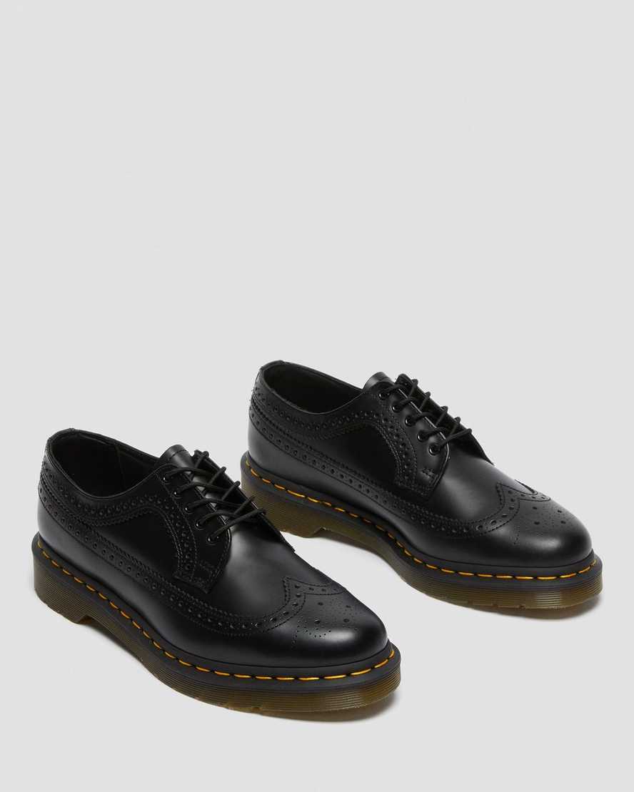 sorte dr martens 3989 yellow stitch smooth dame brogue sko