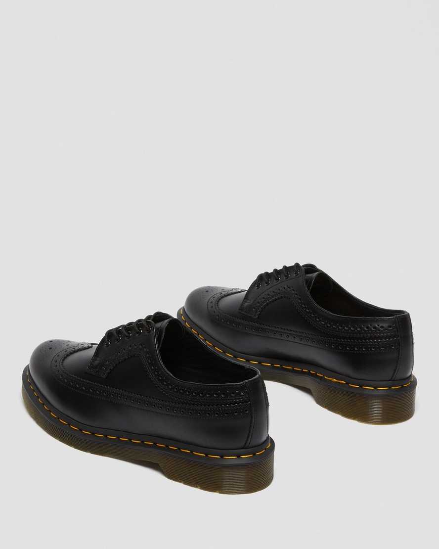 sorte dr martens 3989 yellow stitch smooth dame brogue sko